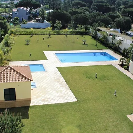 Garden Golf Apartment